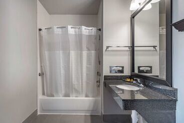 هتل Best Western Plus Mckinney Inn And Suites