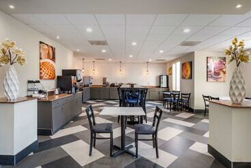 هتل Best Western Plus Mckinney Inn And Suites