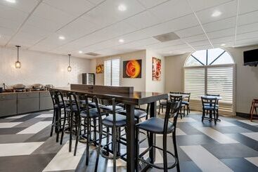 هتل Best Western Plus Mckinney Inn And Suites