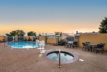 هتل Best Western Plus Mckinney Inn And Suites