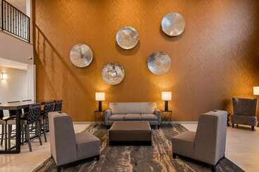 هتل Best Western Plus New Cumberland