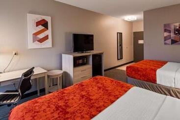 هتل Best Western Plus New Cumberland