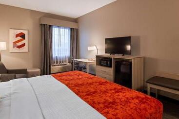 هتل Best Western Plus New Cumberland