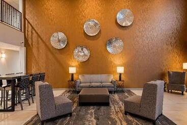 هتل Best Western Plus New Cumberland