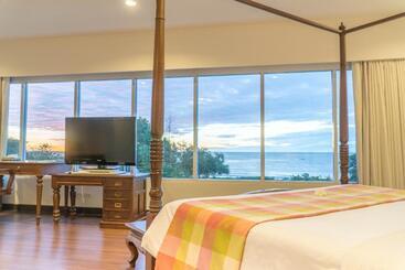 هتل Cera Resort @ Cha Am