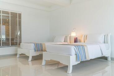 هتل Cera Resort @ Cha Am