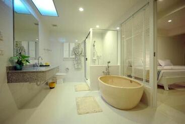 هتل Cera Resort @ Cha Am