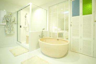 هتل Cera Resort @ Cha Am