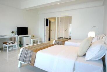 هتل Cera Resort @ Cha Am