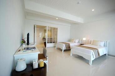 هتل Cera Resort @ Cha Am