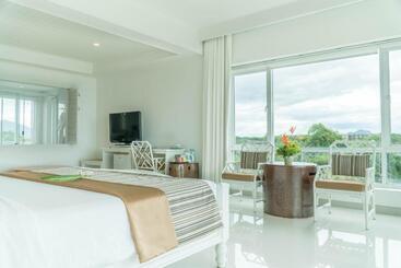 هتل Cera Resort @ Cha Am