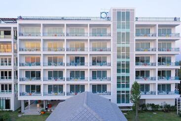 هتل Cera Resort @ Cha Am