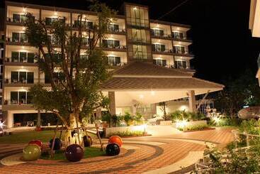 هتل Cera Resort @ Cha Am