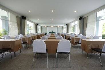 هتل Cera Resort @ Cha Am