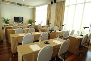 هتل Cera Resort @ Cha Am
