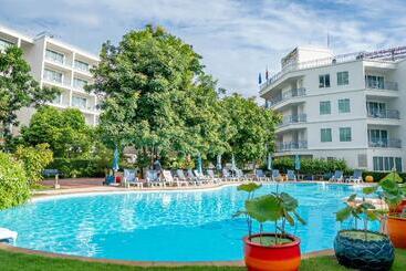 هتل Cera Resort @ Cha Am