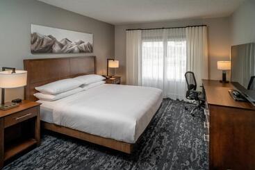 Delta Hotels By Marriott Huntington Mall