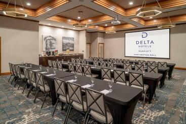 Delta Hotels By Marriott Huntington Mall