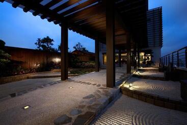 Evergreen Resort Hotel   Jiaosi