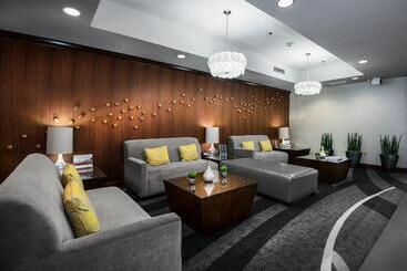 هتل Holiday Inn Express Conway, An Ihg
