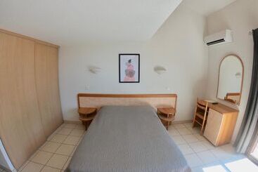 هتل Hôtel Cala Di Sole