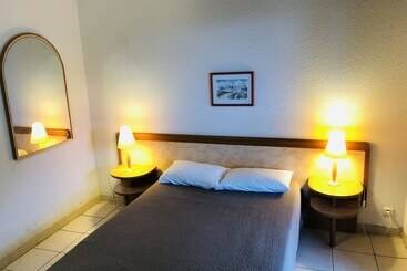 هتل Hôtel Cala Di Sole