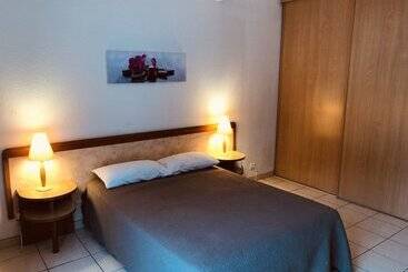 هتل Hôtel Cala Di Sole