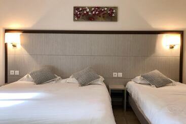 هتل Hôtel Cala Di Sole