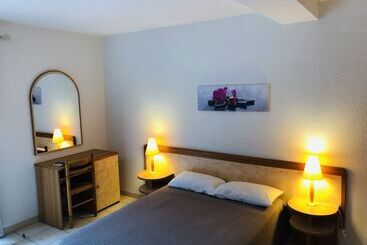 هتل Hôtel Cala Di Sole
