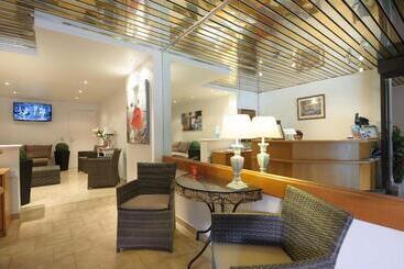هتل Hôtel Cala Di Sole
