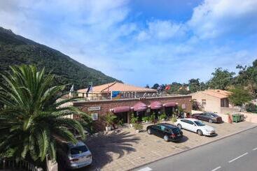 هتل Hôtel Cala Di Sole