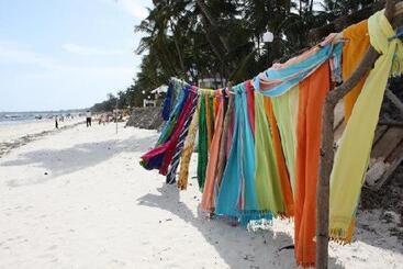 هتل Kenya Bay Beach