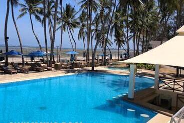 هتل Kenya Bay Beach