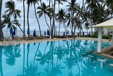هتل Kenya Bay Beach