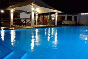 هتل Kenya Bay Beach