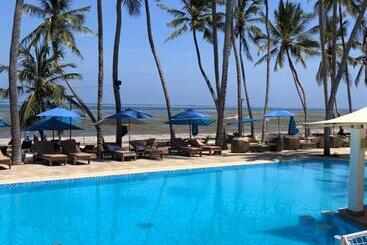 هتل Kenya Bay Beach