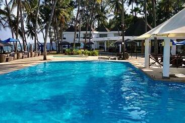 هتل Kenya Bay Beach