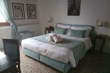 هتل Locanda Ai Santi Apostoli