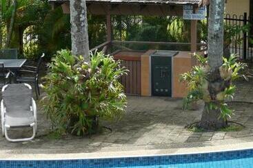 هتل Oasis Inn Apartments