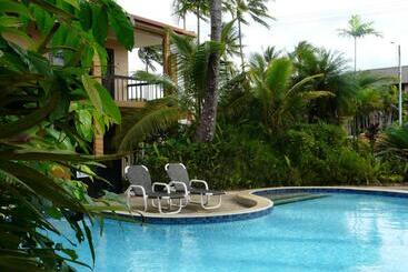 هتل Oasis Inn Apartments