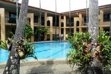 هتل Oasis Inn Apartments