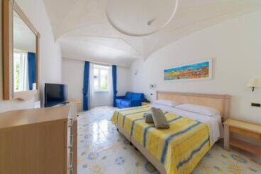 هتل Oriente Suites E Spa