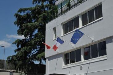هتل Privilège Hôtel & Apparts Eurociel Centre Comédie