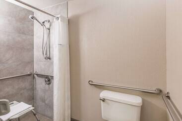 هتل Ramada By Wyndham Platte City Kci Airport