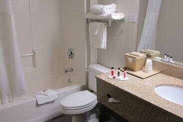 هتل Ramada By Wyndham Platte City Kci Airport