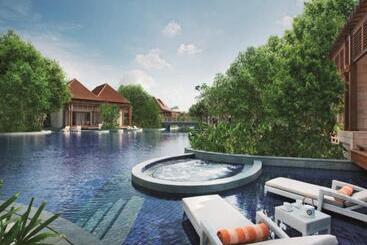 هتل Resorts World Sentosa  Equarius