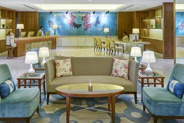 هتل Resorts World Sentosa  Equarius