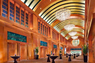 هتل Resorts World Sentosa  Equarius