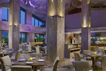 هتل Resorts World Sentosa  Equarius