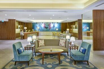 هتل Resorts World Sentosa  Equarius